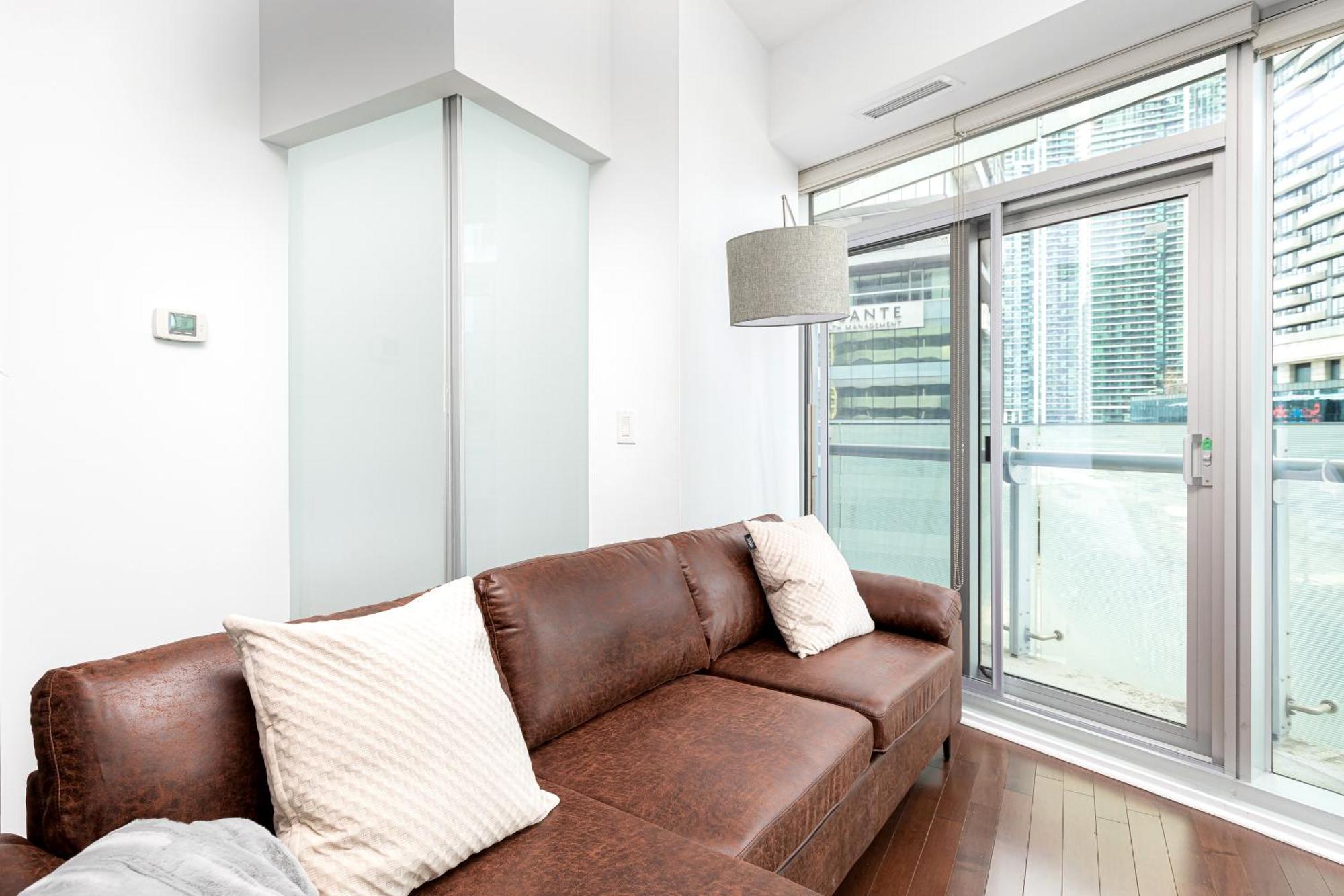 Downtown Toronto 2 Bedrooms Condo Exterior foto